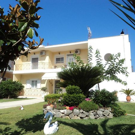 Alexandra' S Apartments ปลาตาเรีย ภายนอก รูปภาพ